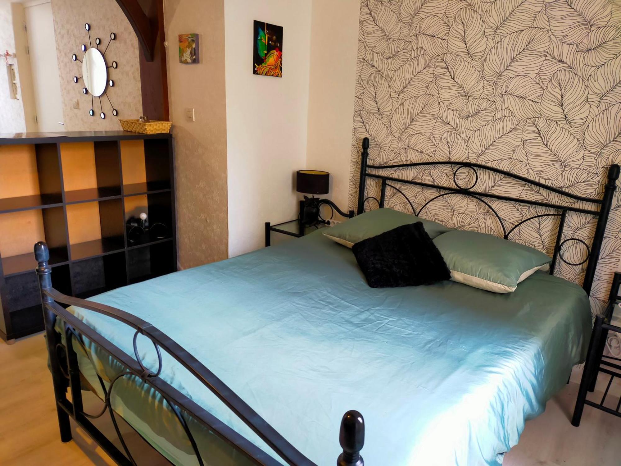 Studio En Rdc Avec Balcon Centre Vitre ภายนอก รูปภาพ