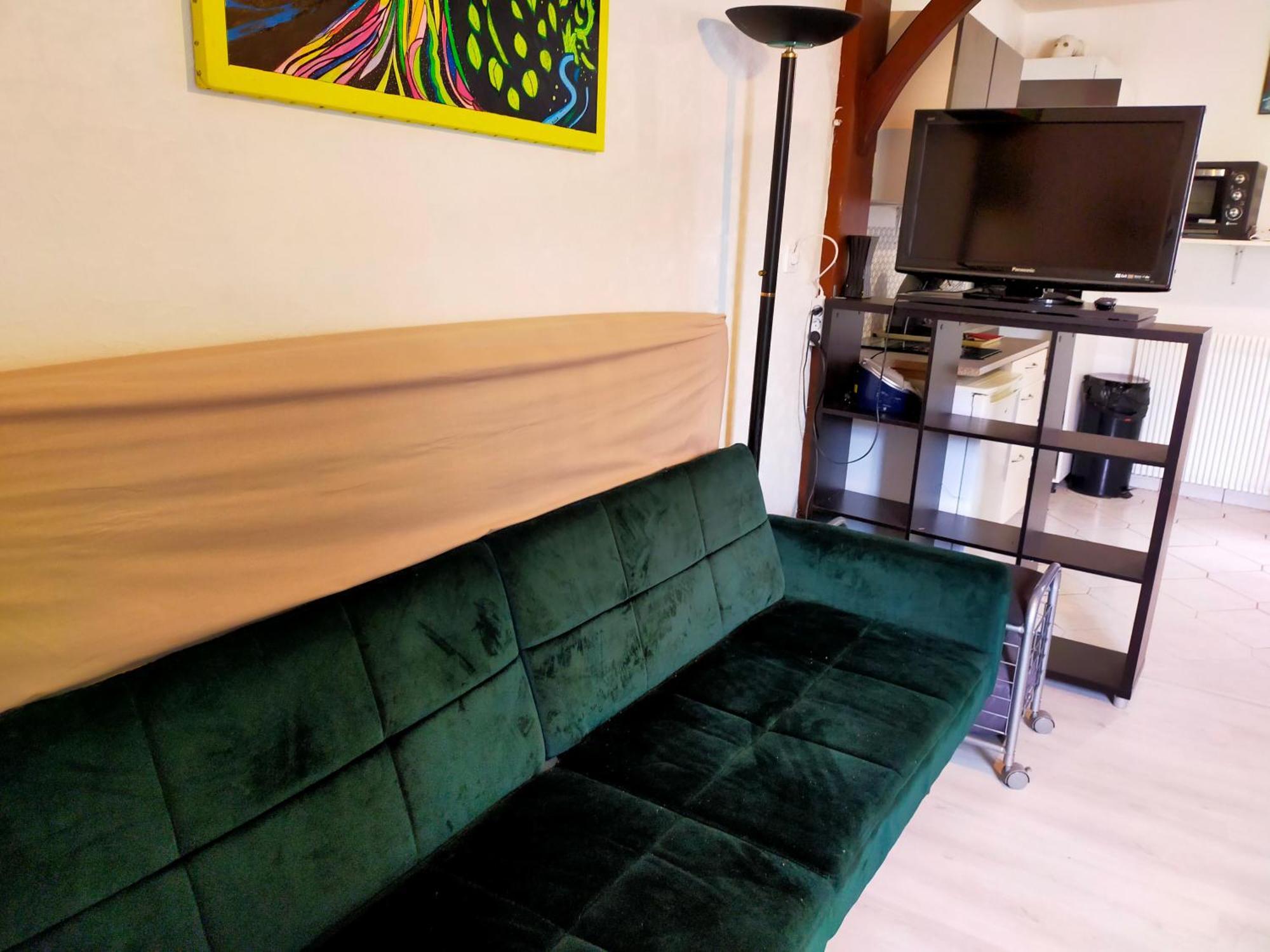 Studio En Rdc Avec Balcon Centre Vitre ภายนอก รูปภาพ