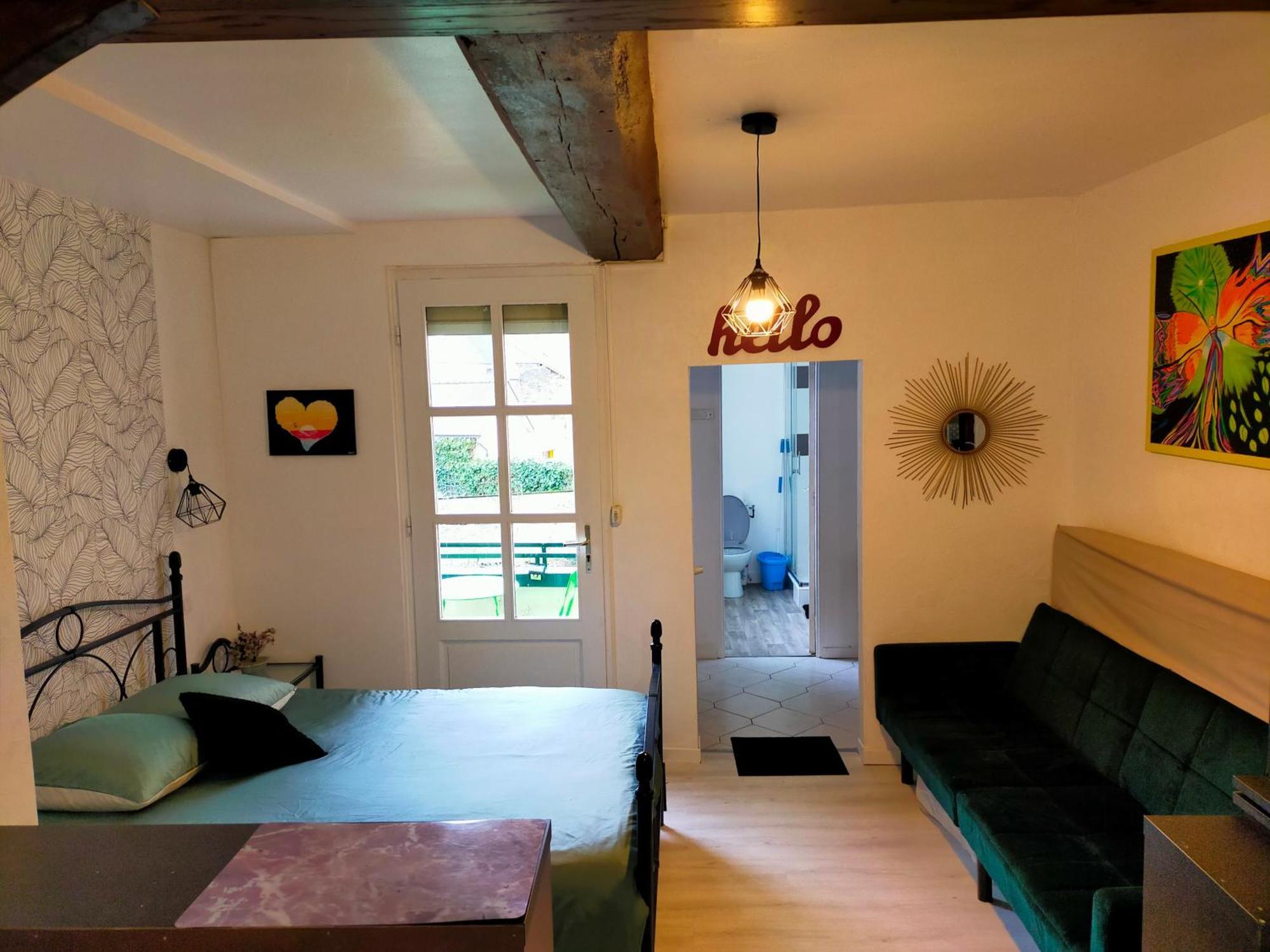 Studio En Rdc Avec Balcon Centre Vitre ภายนอก รูปภาพ